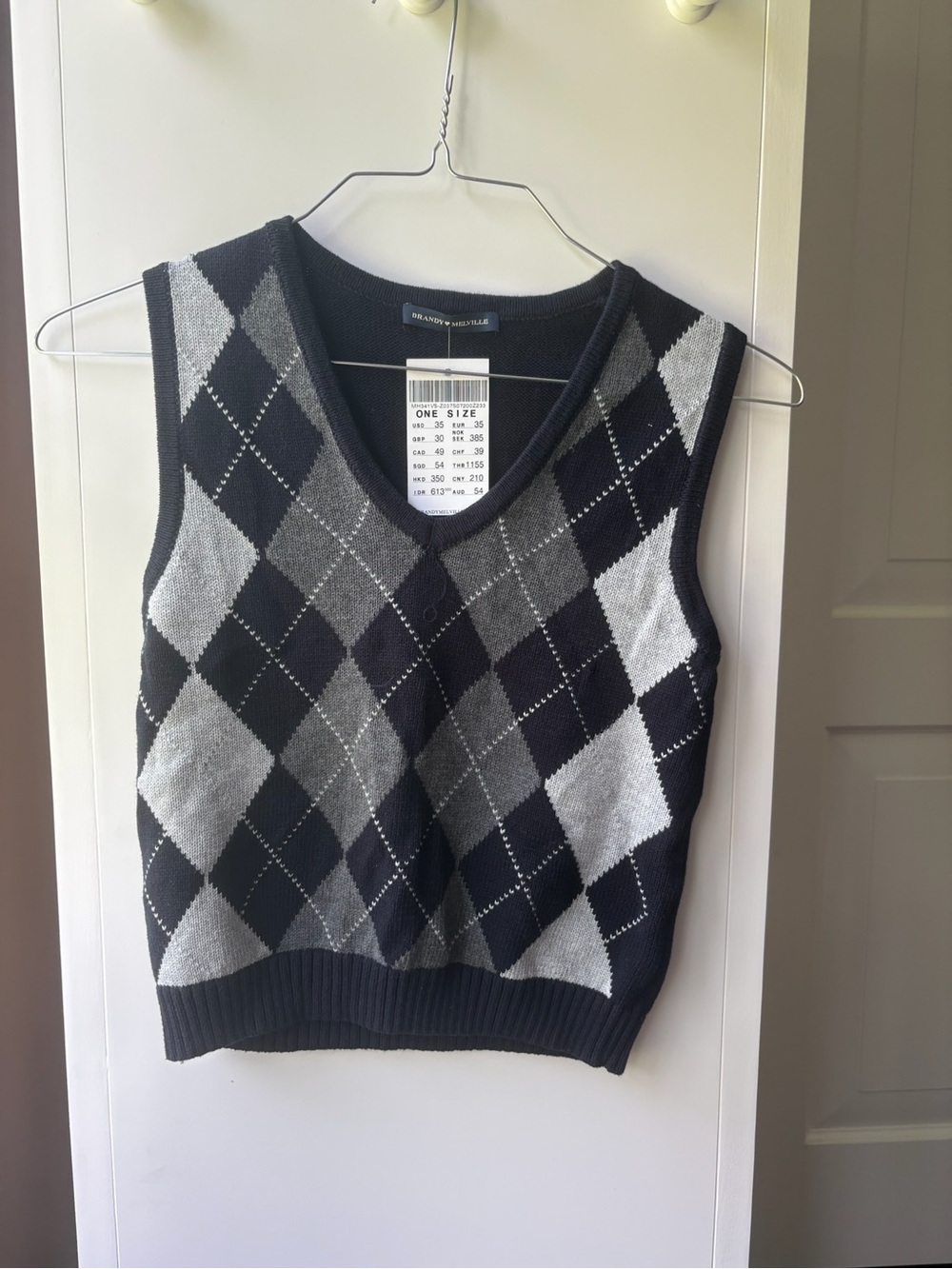 Brandy Melville Black and Gray Argyle Knit Sweater Vest
